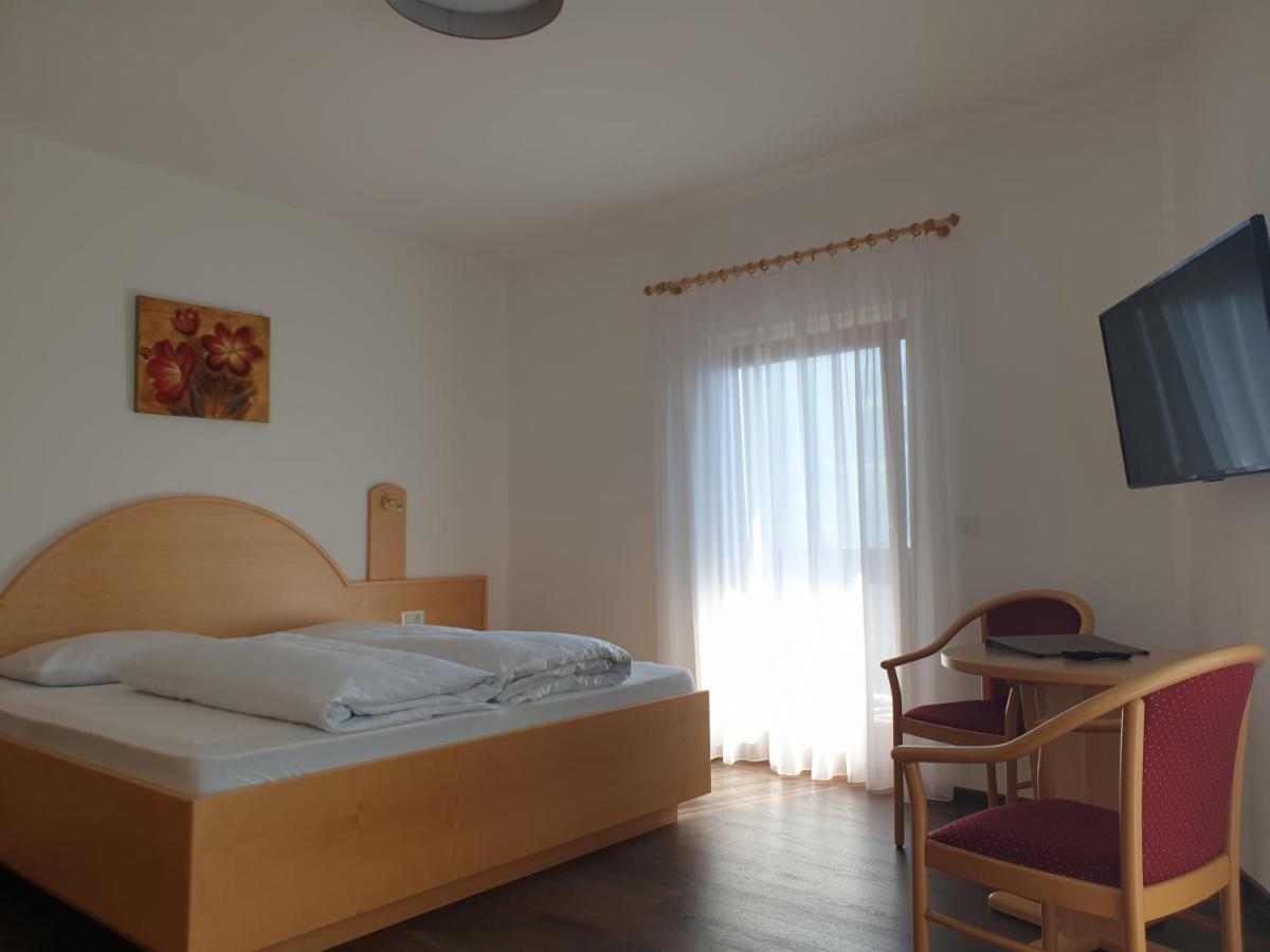 Hotel Garni Herz Tirolo Exteriör bild