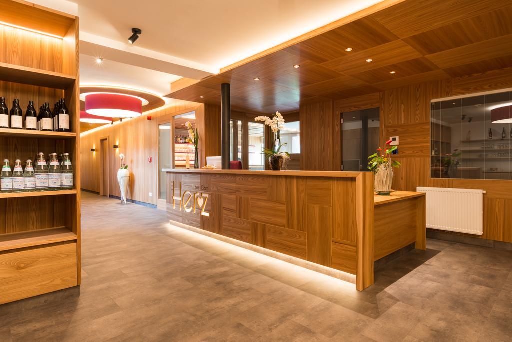 Hotel Garni Herz Tirolo Exteriör bild