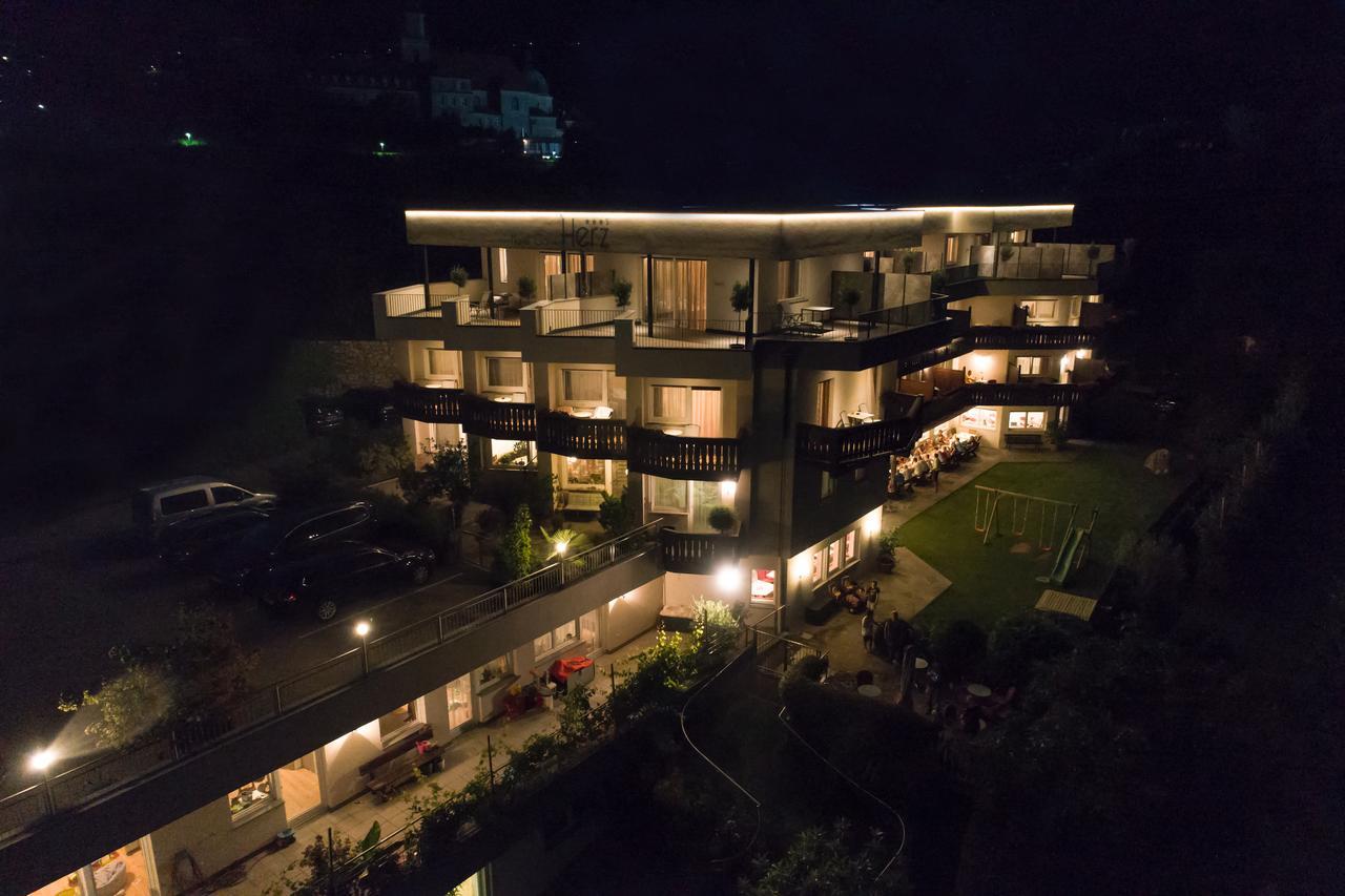 Hotel Garni Herz Tirolo Exteriör bild